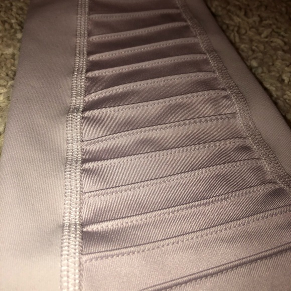 Alo Yoga High Waist Moto Legging Lavender Cloud - Picture 7 of 8